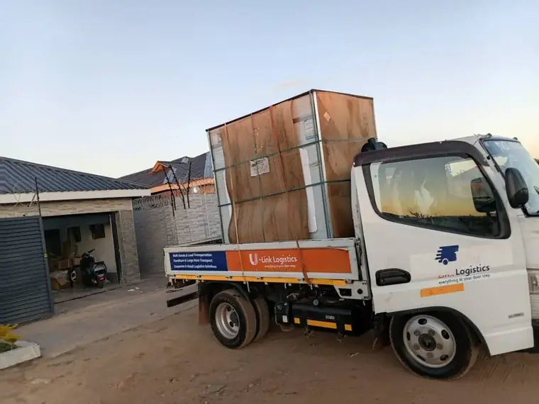 U-Link Logistics real operation photo 01